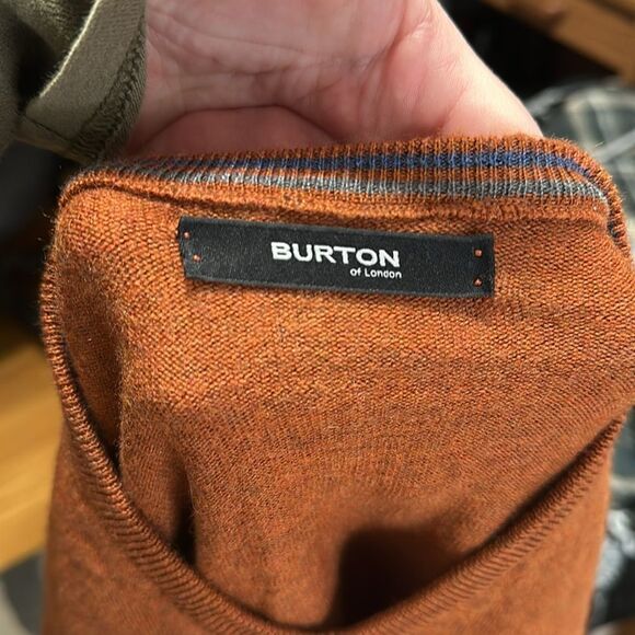 BURTON OF LONDON Burnt Orange Merino Wool V Neck Sweater - Picture 5 of 7